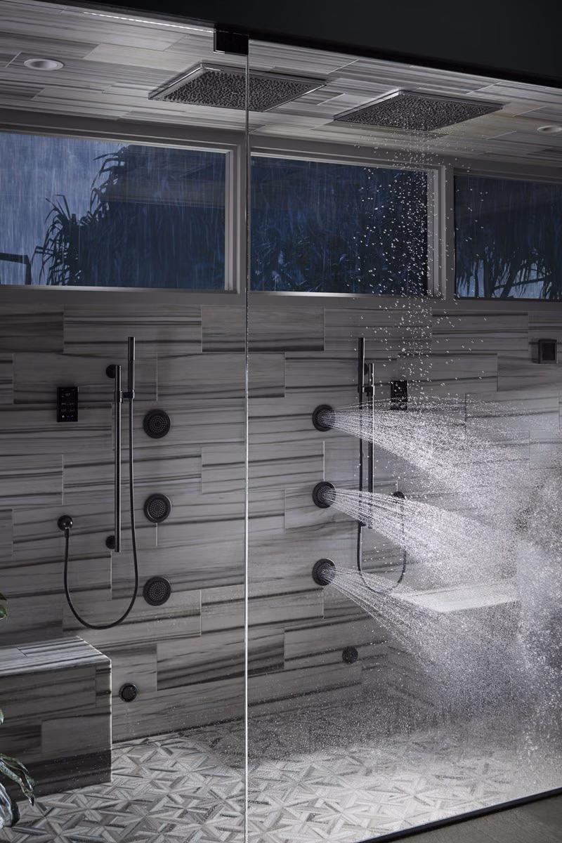 KOHLER のマルチシャワーシステム