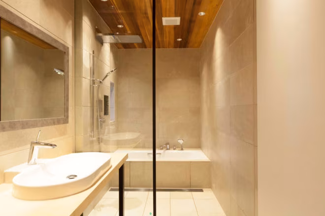 在来浴室リフォームで洗面・トイレを一体化｜ホテルライクな自由設計バスルーム施工事例（wedi工法）｜ボウクス