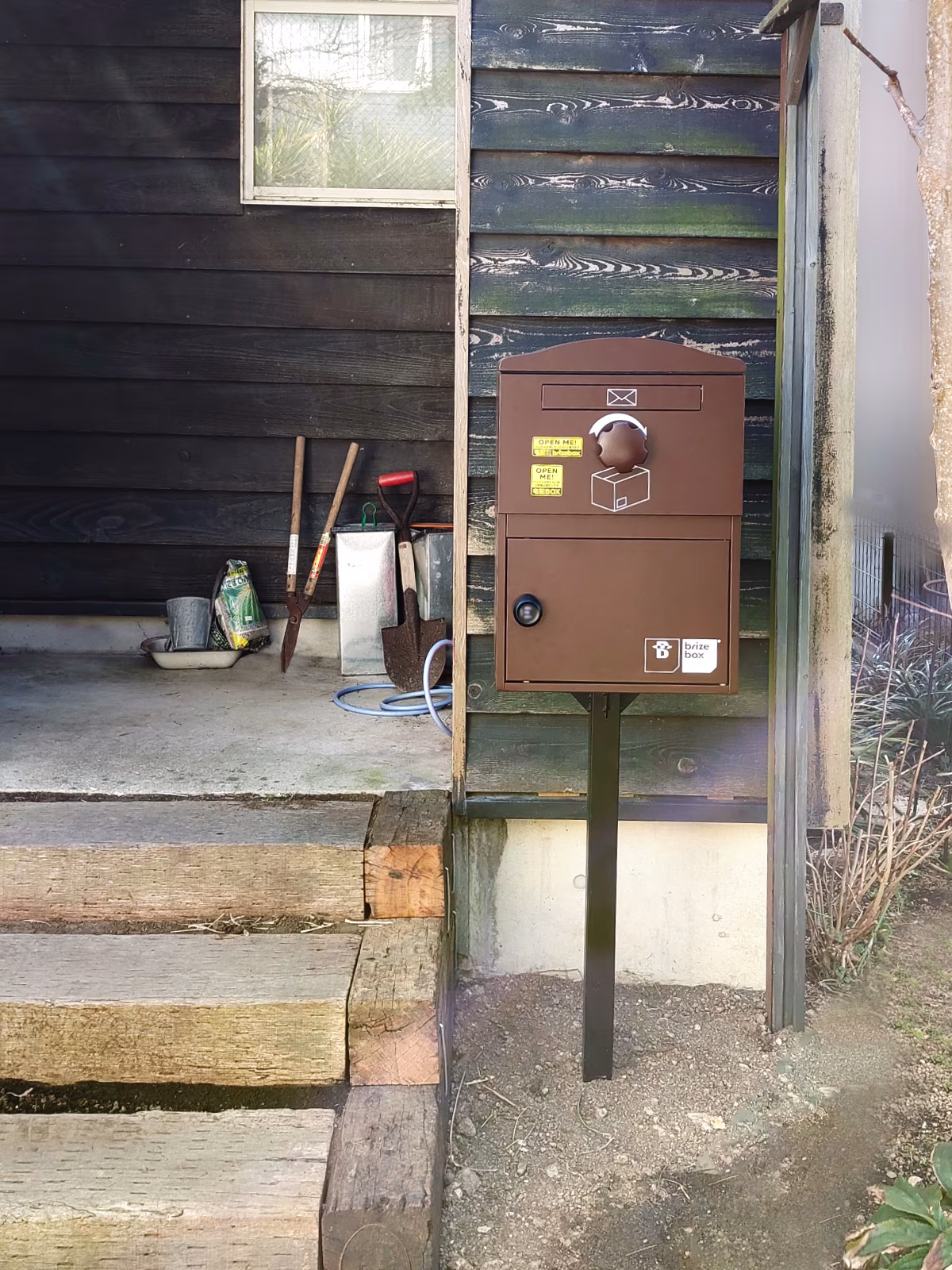 umiinu様邸／宅配ボックス Brizebox Standard ショコラ