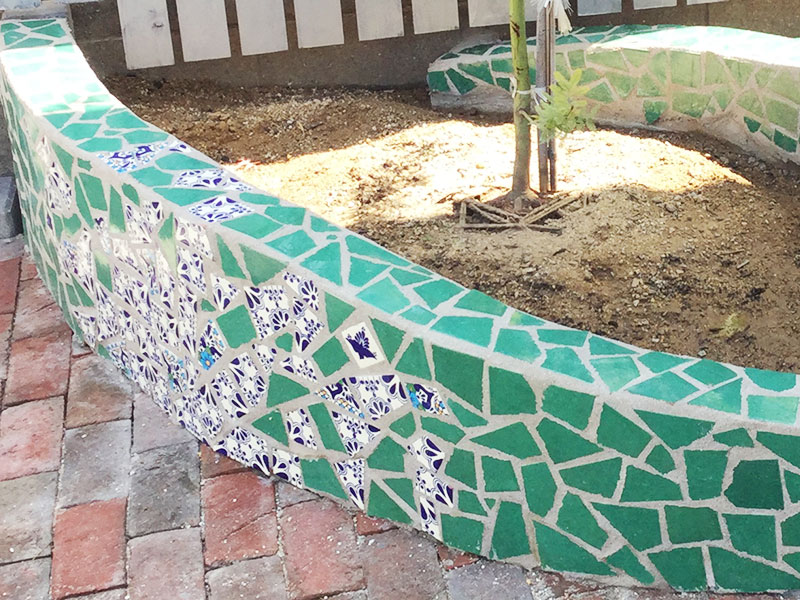 メキシコタイルで花壇をDIY｜施工事例【タイル・輸入建材】ボウクス
